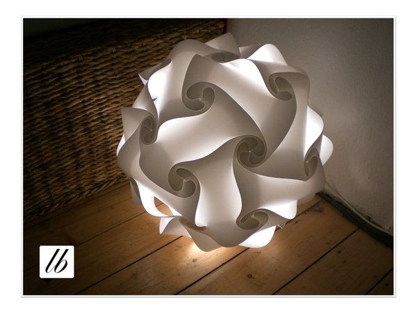Puzzle Lampe aus 30 Elementen Größe XL mit normaler Glühlampe\\n\\n24.01.2010 00:39